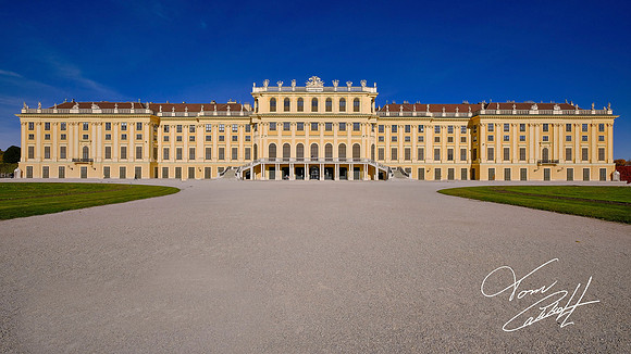 Schönbrunn Palace, a UNESCO World Heritage Site, is a remarkable Baroque ensemble and example of synthesis of the arts.
