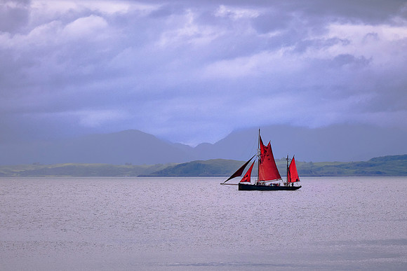 In the 6th century, Irish migrants invaded Mull and established the Gaelic kingdom of Dál Riata.