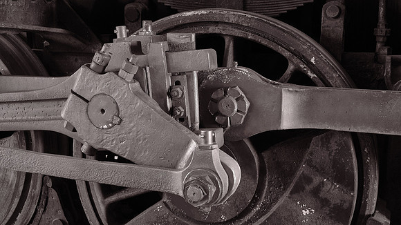 No. 542 is a 2-8-0 locomotive: two leading wheels, eight powered driving wheels, and no trailing wheels.