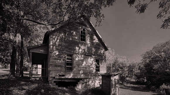 By the time it shut down in the late 1960s, the mill had 12,000 spindles and produced fine combed yarn for lace.