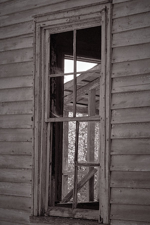 In its early years, the mill operated 4,000 yarn-making spindles.