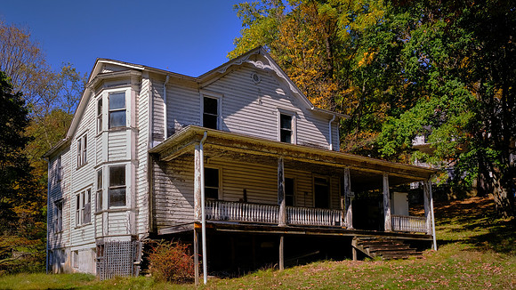 The mill and railroad were shut down in 1960, due to the rapid decline of the timber industry in the region.