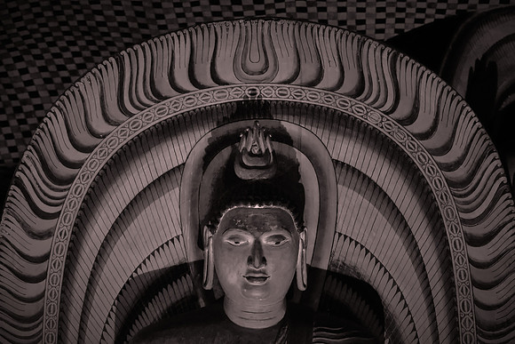 The temple has five sanctuaries, including the Cave of the Divine King, Cave of the Great Kings, Great New Monastery, and two lesser caves of more recent creation.