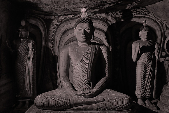 When King Valagamba returned to the throne in the first century B.C., he had a magnificent rock temple built at Dambulla in gratitude for the monks of Dambulla.