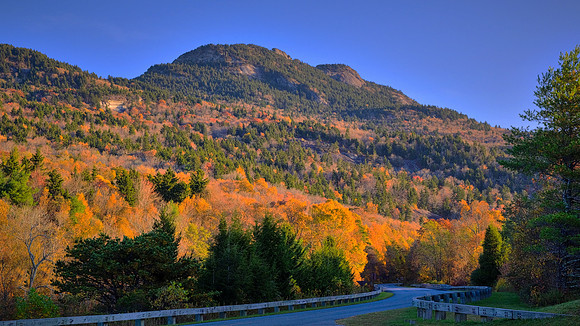 Sunrise at Beacon Heights trailhead, Blue Ridge Parkway, NC