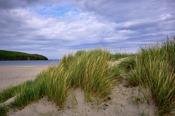 Shetland forms part of the border between the Atlantic Ocean to the west and the North Sea to the east.