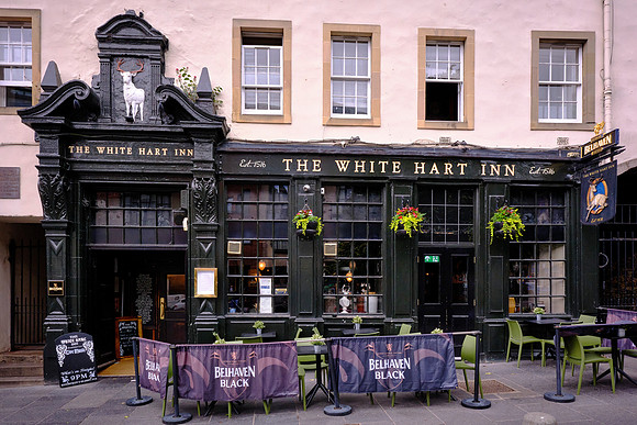 The White Hart Inn is located in the Grassmarket in Edinburgh’s Old Town, just below Edinburgh Castle.