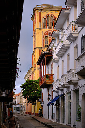The city's importance as a port for the export of Bolivian silver to Spain made it a target for pirates and corsairs.