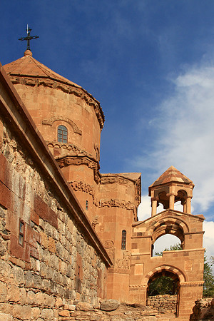 Armenian Church of Holy Cross, Lake Van