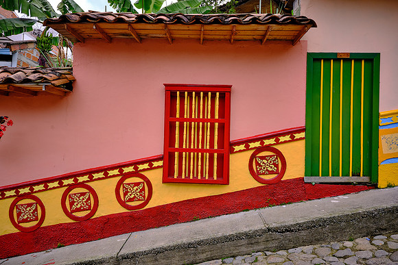 There are six Zócalo makers in Guatapé; two are Nacho's sons.