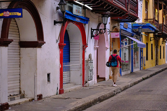 But various indigenous people settled the region around Cartagena Bay around 4000 BC.