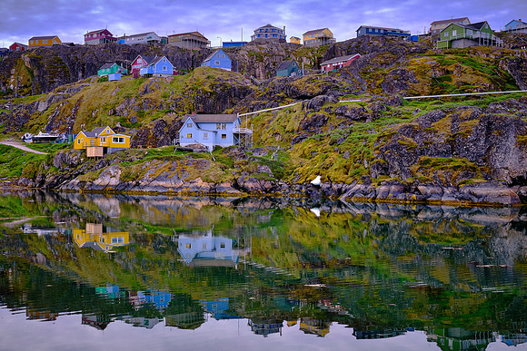 The population of modern Sisimiut is a mix of the Inuit and Danish peoples.
