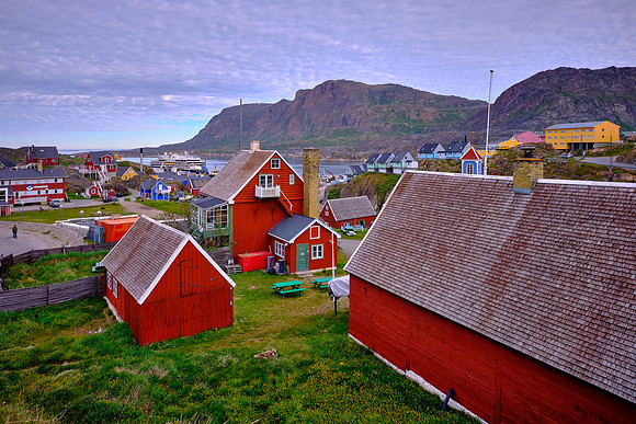 The town is the northernmost year-round ice-free port in the country.