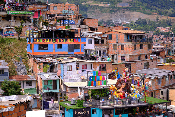In the past, Comuna 13 has suffered violence, insecurity, drug trafficking, paramilitaries, and controversial military operations.