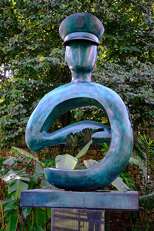 The park is dedicated to all the police and others who died at the hand of Pablo Escobar.