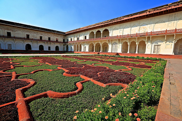 Agra Fort built 11th century