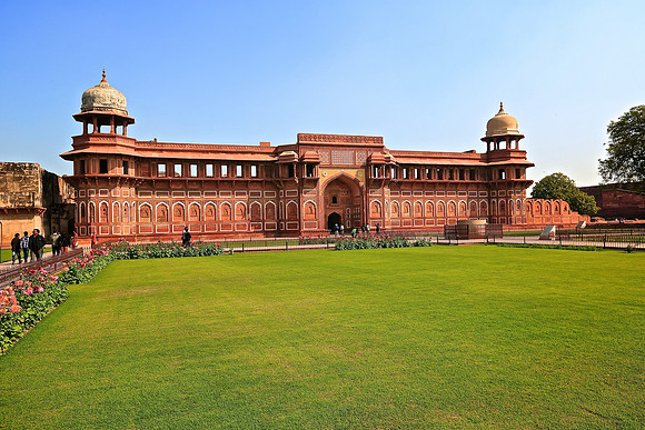 Agra Fort built 11th century